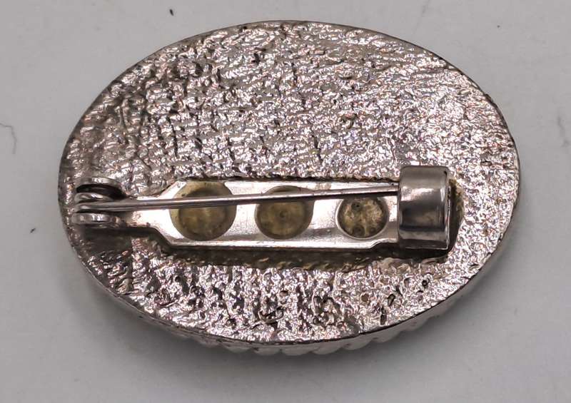 Vintage Oval Jade Brooch 3,7cm x 3,8cm