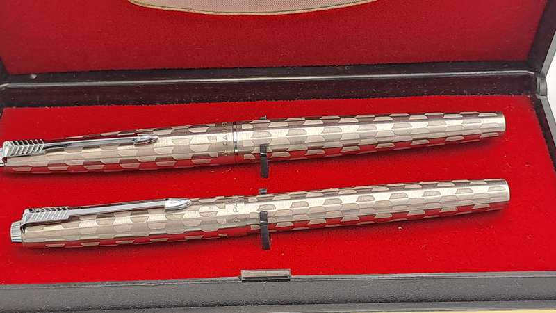 RESERVED FOR BUYER AlbBra5543 -1980's Parker 45 Harlequin 80 Black Shield CT Fountain Pen ONLY