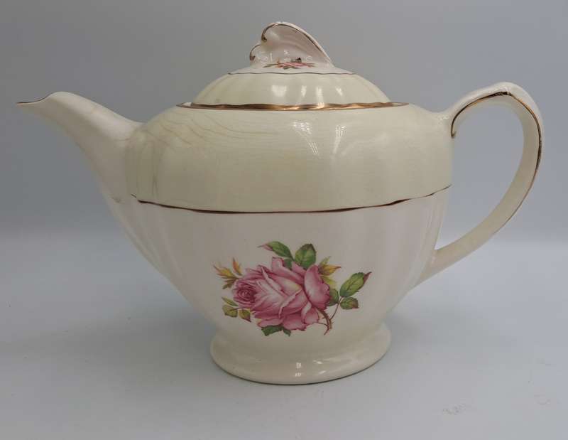 Antique /Vintage J&G Meakin Full size Tea pot Gainsborough Shape