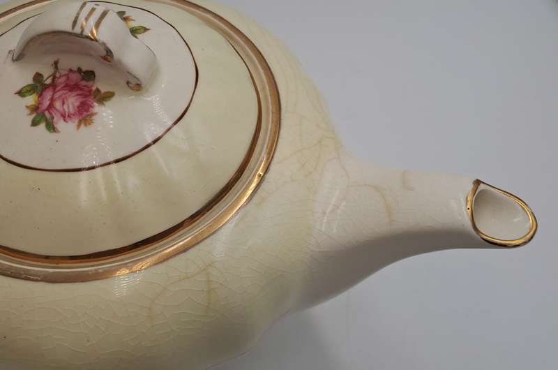 Antique /Vintage J&G Meakin Full size Tea pot Gainsborough Shape