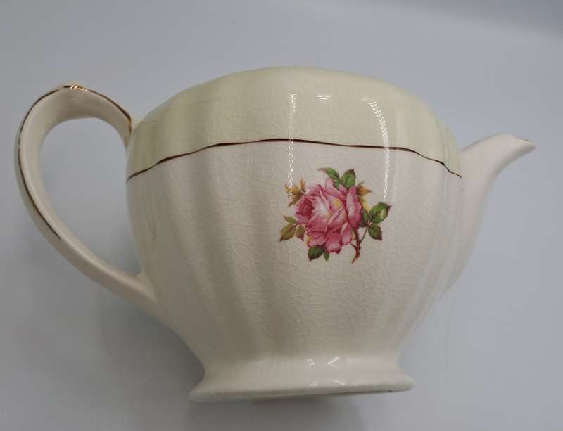 Antique /Vintage J&G Meakin Full size Tea pot Gainsborough Shape