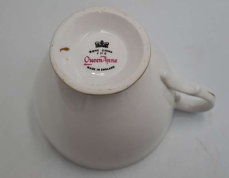 Replacement - Vintage Queen Anne Cup F 37 no 6  Bone China England (3 Available)