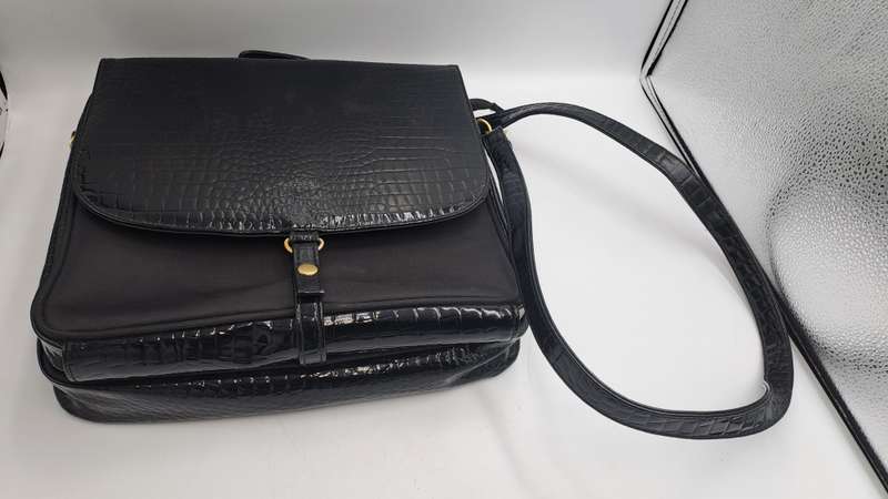 ESTEE LAUDER Cosmetic MAKEUP ARTIST Saddle BAG
