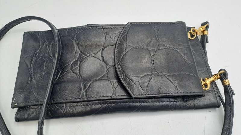 Pre-owned Ladies Genuine Leather Sling Cell Phone Purse  -Black-Made in RSA