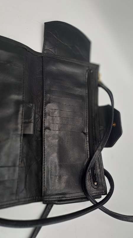 Pre-owned Ladies Genuine Leather Sling Cell Phone Purse  -Black-Made in RSA