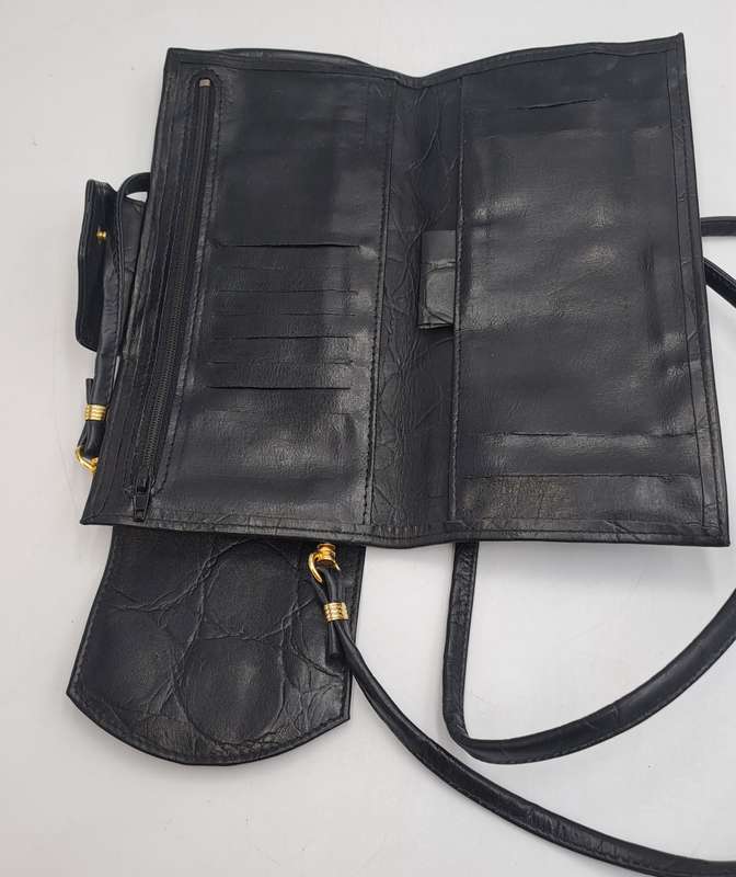 Pre-owned Ladies Genuine Leather Sling Cell Phone Purse  -Black-Made in RSA