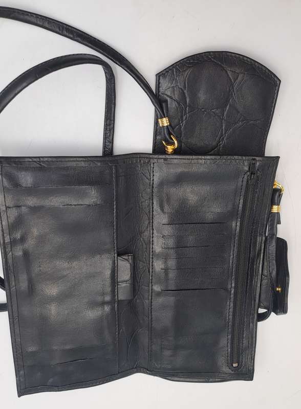Pre-owned Ladies Genuine Leather Sling Cell Phone Purse  -Black-Made in RSA
