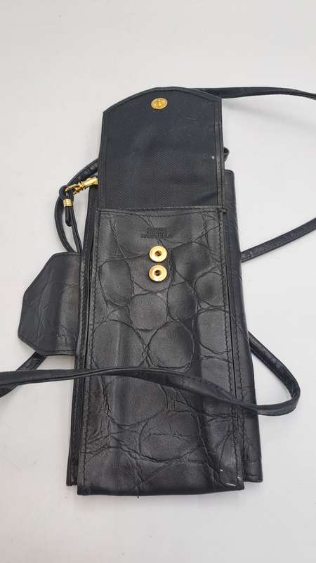 Pre-owned Ladies Genuine Leather Sling Cell Phone Purse  -Black-Made in RSA
