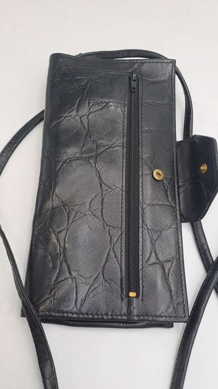 Pre-owned Ladies Genuine Leather Sling Cell Phone Purse  -Black-Made in RSA