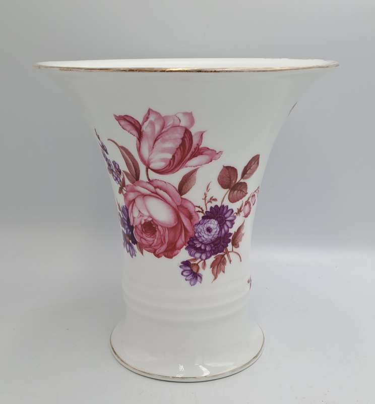 Vintage Porcelain Rosenthale Selb-Bavaria Floral Vase 180x167x110mm (Gold on rim faded )