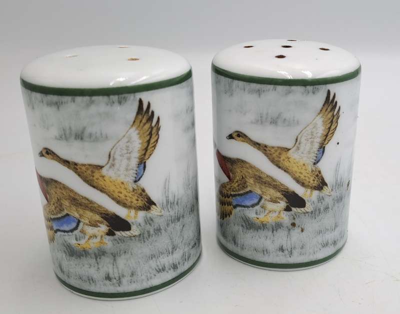 The Blenheim Porcelain Collection Salt & Pepper Set 73x50mm