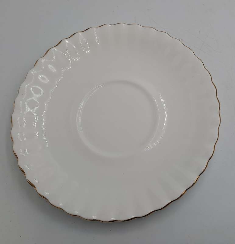 Replacement : Vintage Royal Albert Val D`or -Large Saucer- 15,8cm (soup cup Saucer)