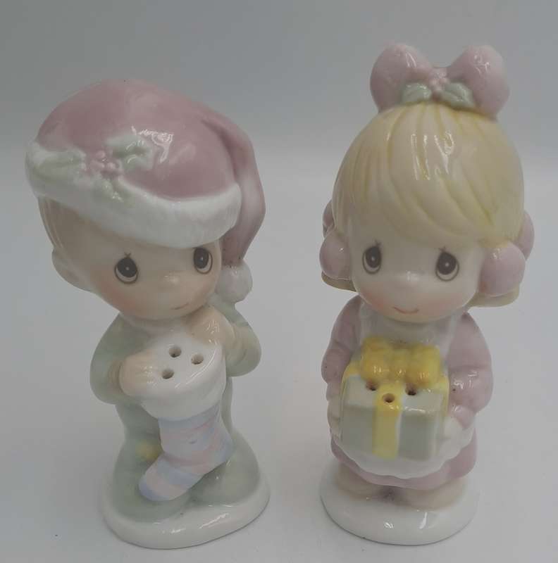 Collectable 1994 Precious Moments PMI Salt & Pepper Shakers-Boy and Girl 10,5cm tall