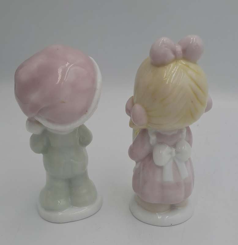 Collectable 1994 Precious Moments PMI Salt & Pepper Shakers-Boy and Girl 10,5cm tall
