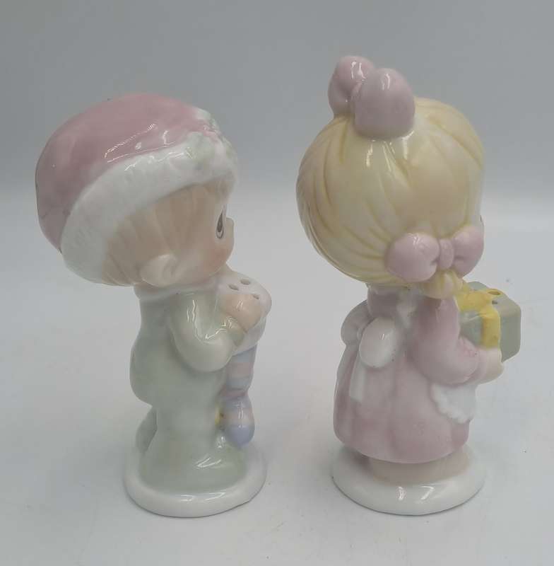 Collectable 1994 Precious Moments PMI Salt & Pepper Shakers-Boy and Girl 10,5cm tall