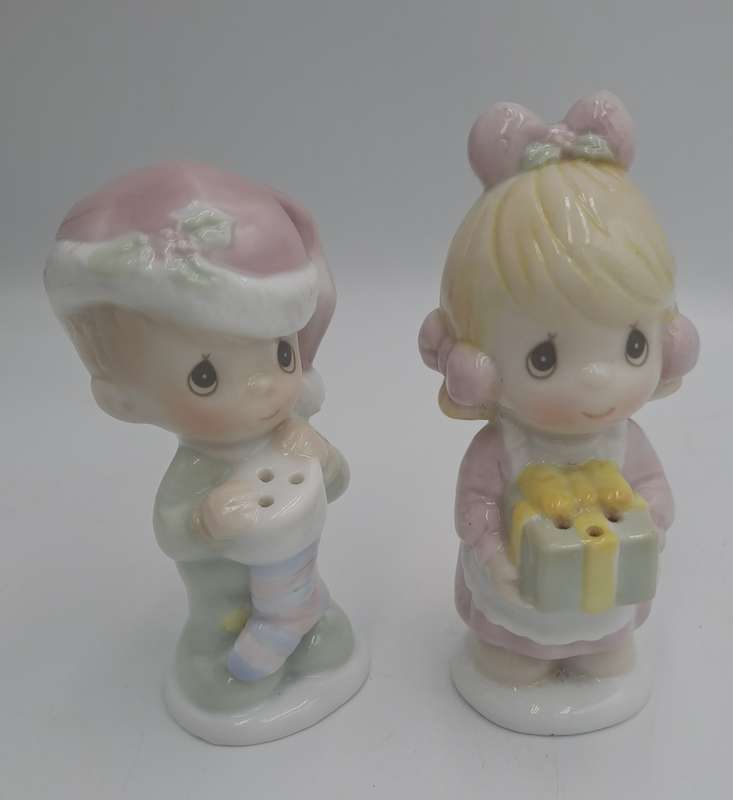 Collectable 1994 Precious Moments PMI Salt & Pepper Shakers-Boy and Girl 10,5cm tall