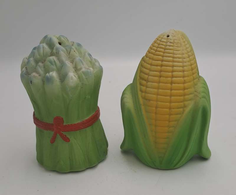 Vintage Corn and Asparagus vegetable Salt and Pepper Shakers set