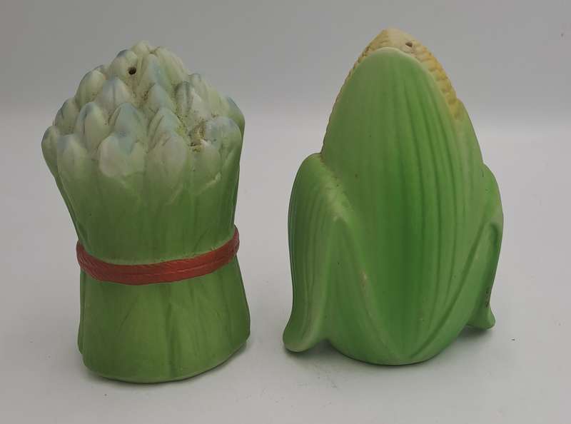 Vintage Corn and Asparagus vegetable Salt and Pepper Shakers set