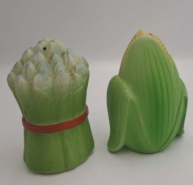 Vintage Corn and Asparagus vegetable Salt and Pepper Shakers set