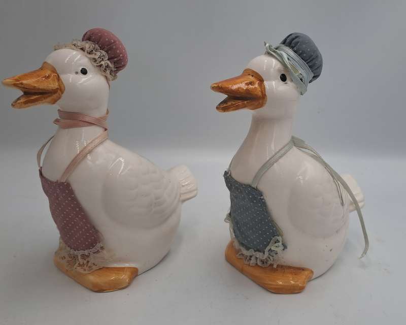 Vintage Ceramic Duck's Salt and Pepper Shaker set