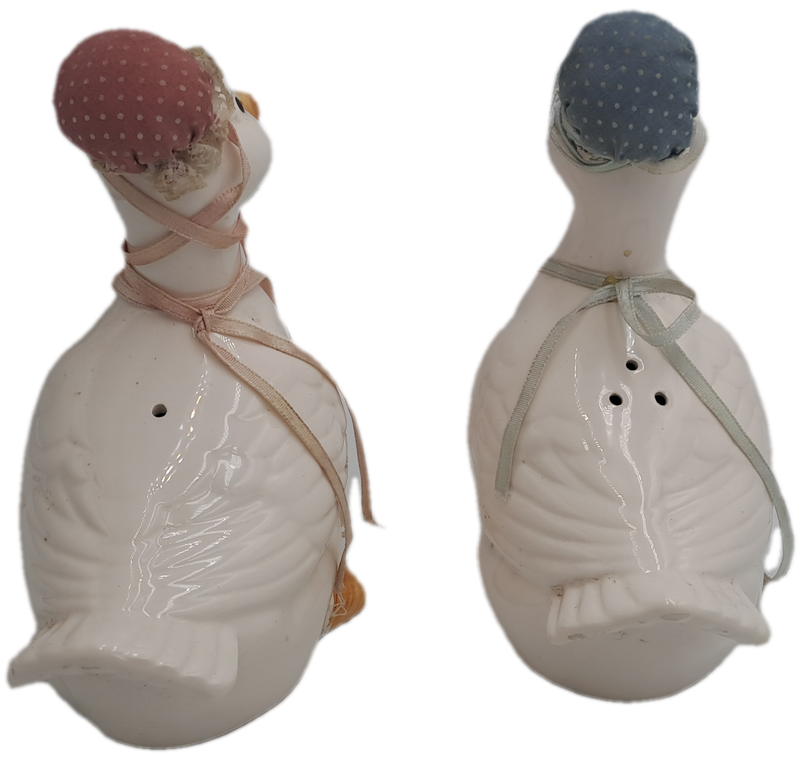Vintage Ceramic Duck's Salt and Pepper Shaker set