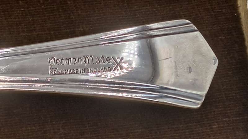 Large Antique Yeoman EPNS Silver Plate server Sheffield England -Boxed