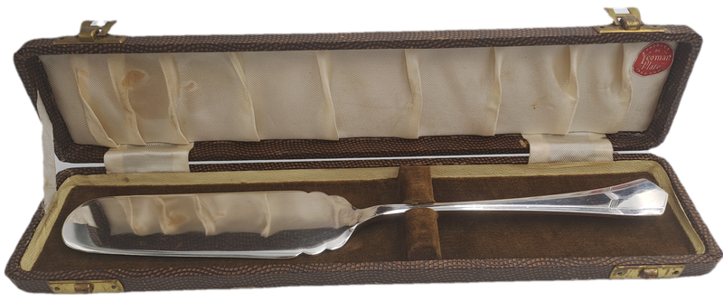 Large Antique Yeoman EPNS Silver Plate server Sheffield England -Boxed