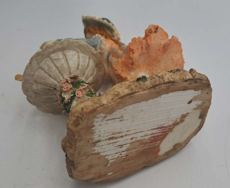 Vintage Figurine 16cm(h) x 12,5cm x 6,5cm (The maker stamp is off)