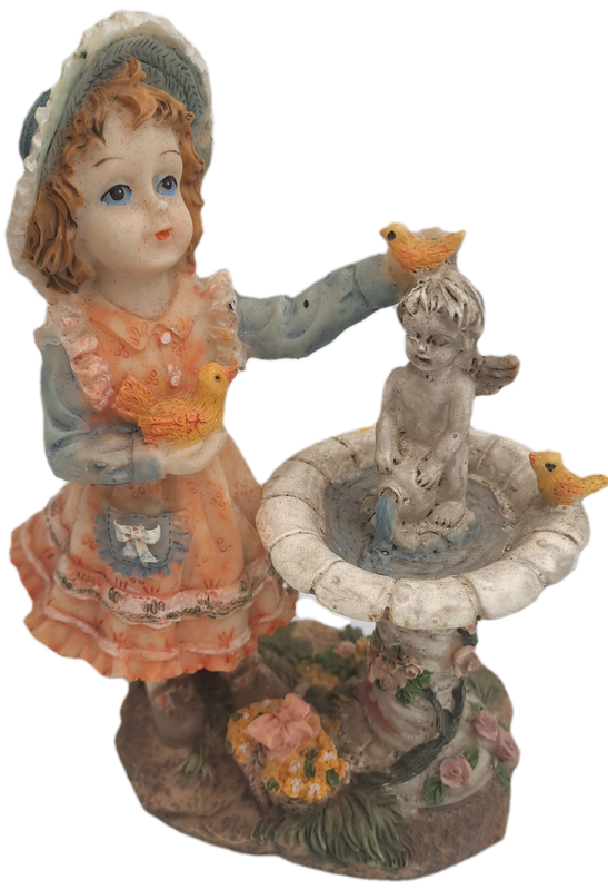 Vintage Figurine 16cm(h) x 12,5cm x 6,5cm (The maker stamp is off)