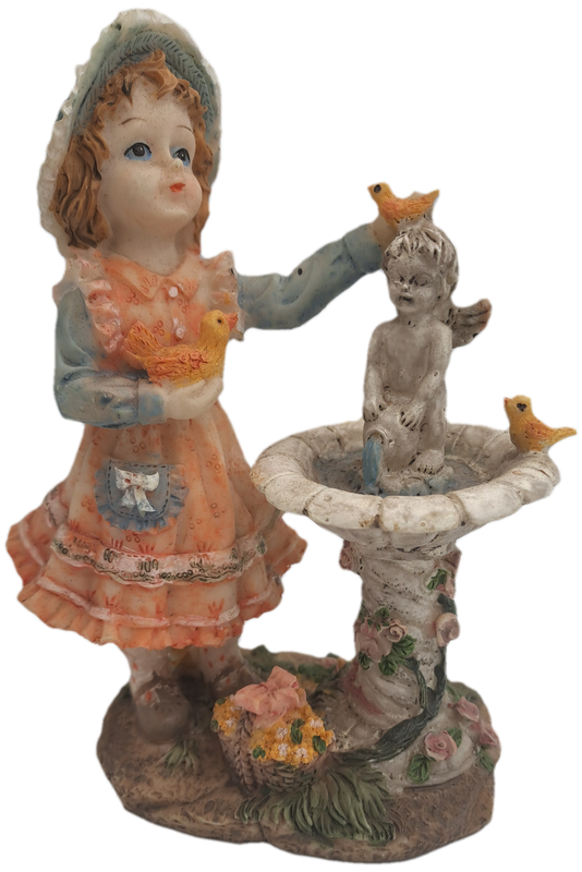 Vintage Figurine 16cm(h) x 12,5cm x 6,5cm (The maker stamp is off)