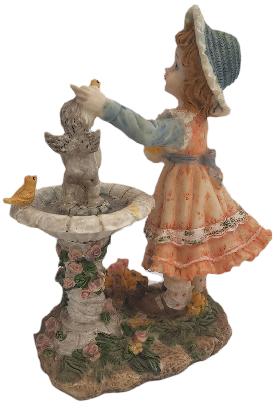 Vintage Figurine 16cm(h) x 12,5cm x 6,5cm (The maker stamp is off)
