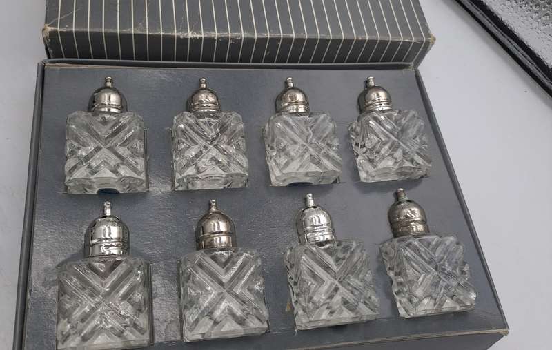 22 pc Glass Salt and Pepper Shakers -Made in Japan -Boxed -USED SEE CONDITION