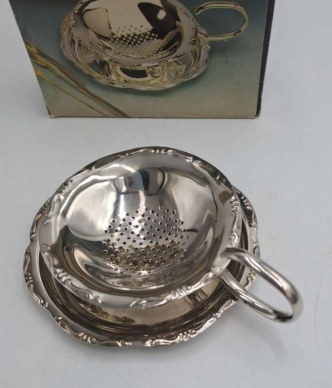 Silver Plated Tea Strainer with tray -Boxed -11cm tall