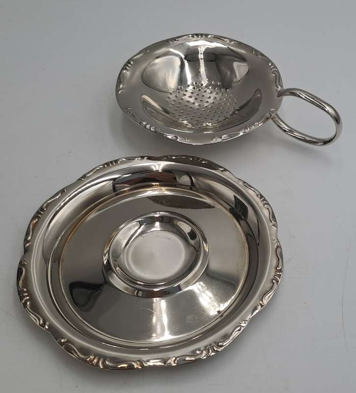 Silver Plated Tea Strainer with tray -Boxed -11cm tall