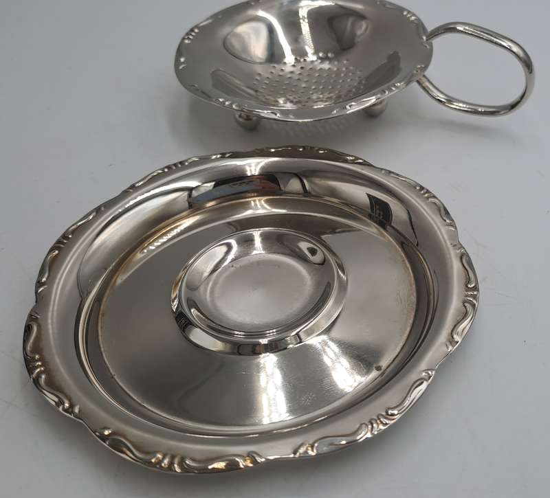 Silver Plated Tea Strainer with tray -Boxed -11cm tall