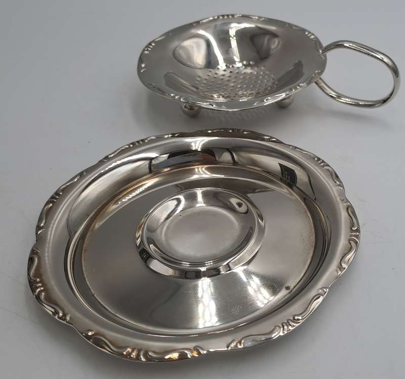 Silver Plated Tea Strainer with tray -Boxed -11cm tall