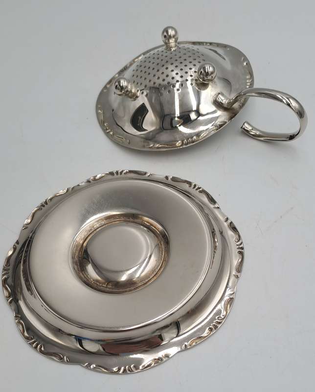 Silver Plated Tea Strainer with tray -Boxed -11cm tall