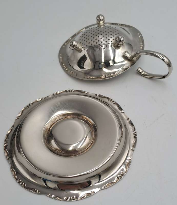 Silver Plated Tea Strainer with tray -Boxed -11cm tall