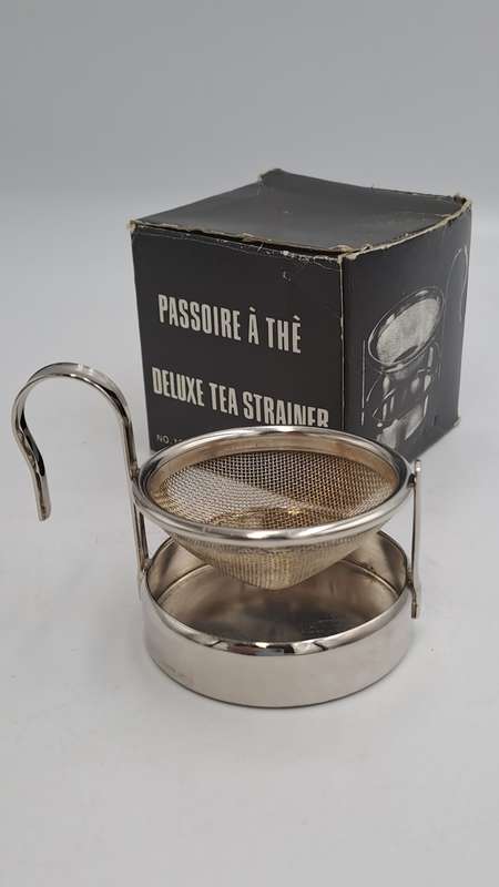Silver Plated De-Lux Tea Strainer with tray -Boxed -5,1cm (H) x 6cm x 8cm