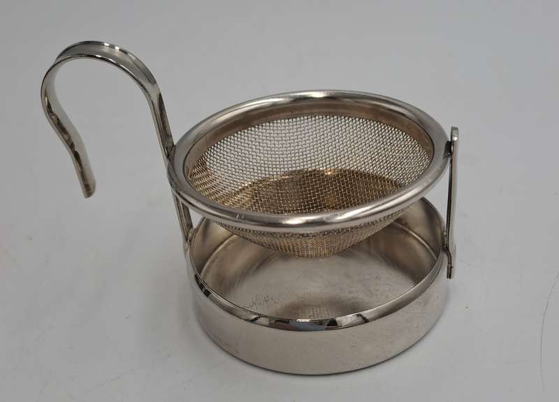 Silver Plated De-Lux Tea Strainer with tray -Boxed -5,1cm (H) x 6cm x 8cm