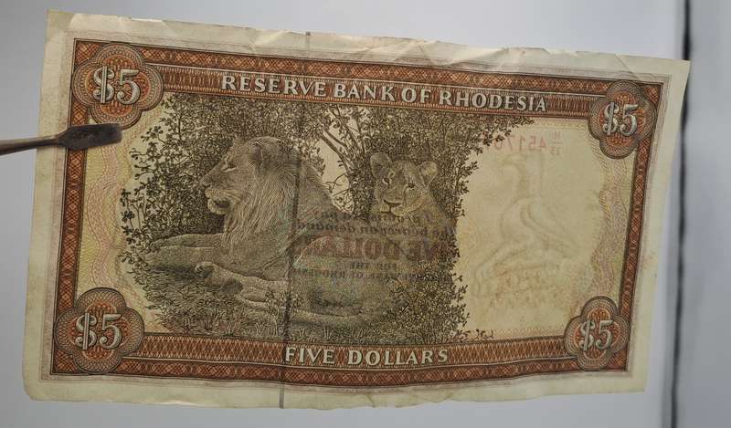 Rhodesia 1979 5 Dollars Circulated - Bird Watermark
