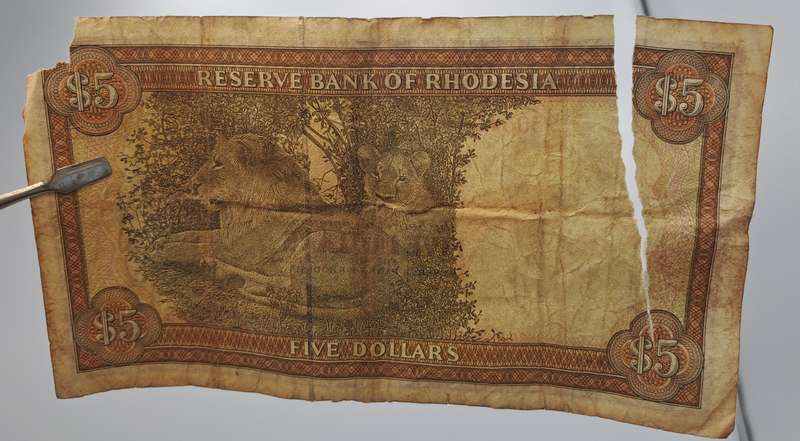Rhodesia 1978 - 5 Dollars Circulated - Cecil Rhodes watermark - See Condition