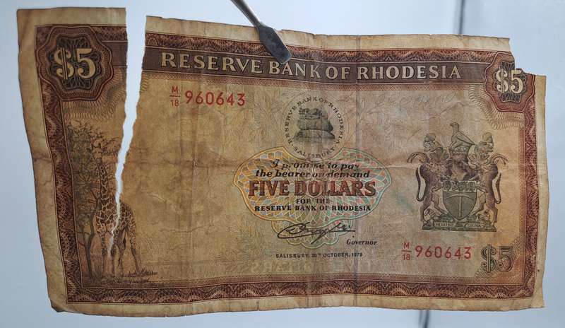 Rhodesia 1978 - 5 Dollars Circulated - Cecil Rhodes watermark - See Condition