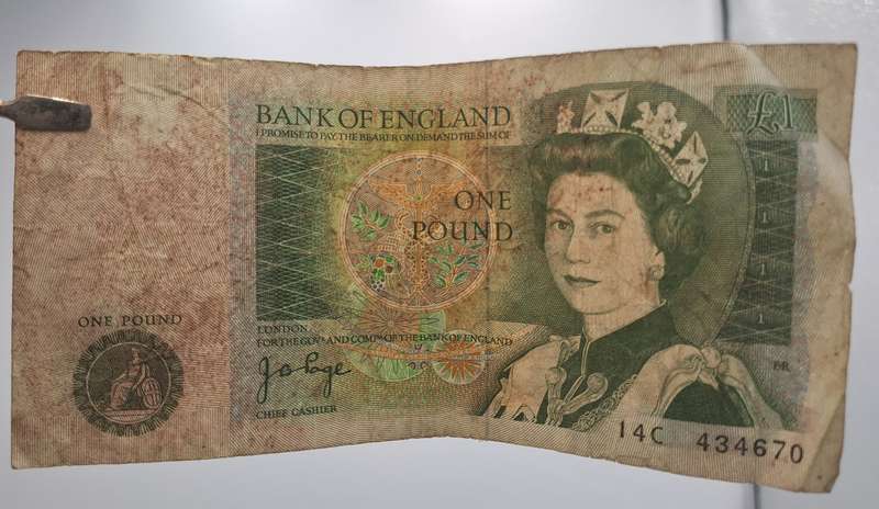 1978-1984  England  1 Pound - Elizabeth II Sir Isaac Newton