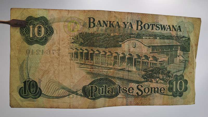 1982  Botswana 10 Pula Circulated Bank Note