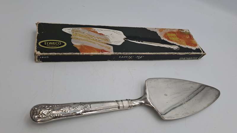 Vintage Elweco Silver plated Pie Server -Boxed -Kings Pattern
