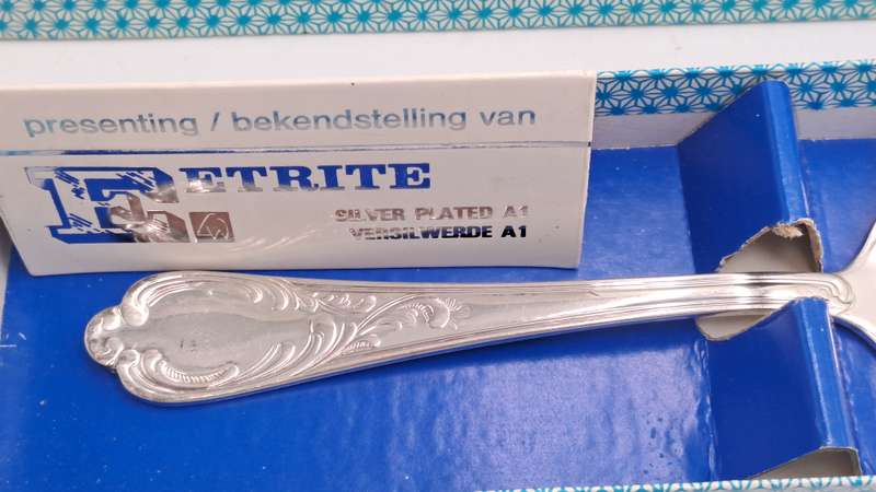 Eetrite Silver plated A1 Cake Server -Boxed