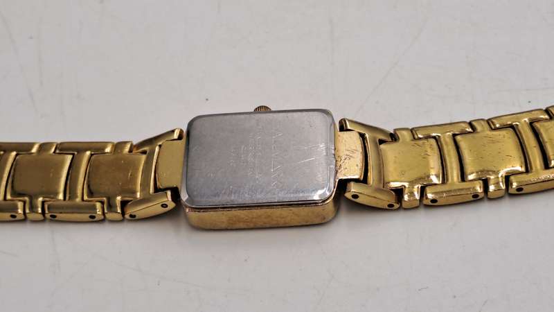 Hallmark Quartz HA 316C Watch