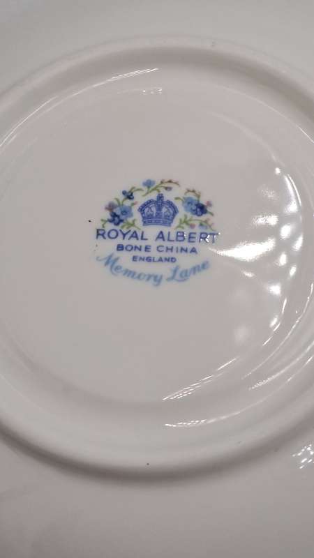 Replacement Vintage Royal Albert `Winsome` Bone China Saucer-England