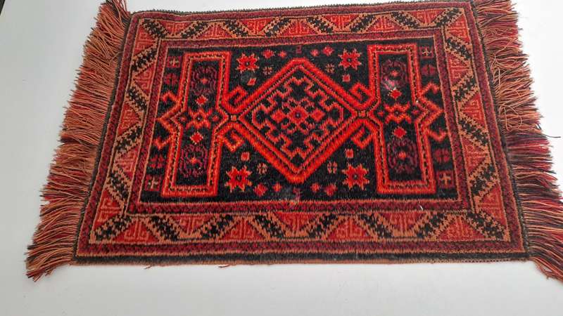 Small Miniture Middle East Rug -Carpet 36cm x 23cm (Pure Wool)